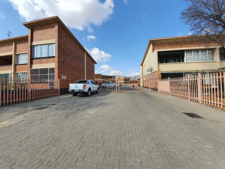 2 Bedroom Property for Sale in Kroonheuwel Free State